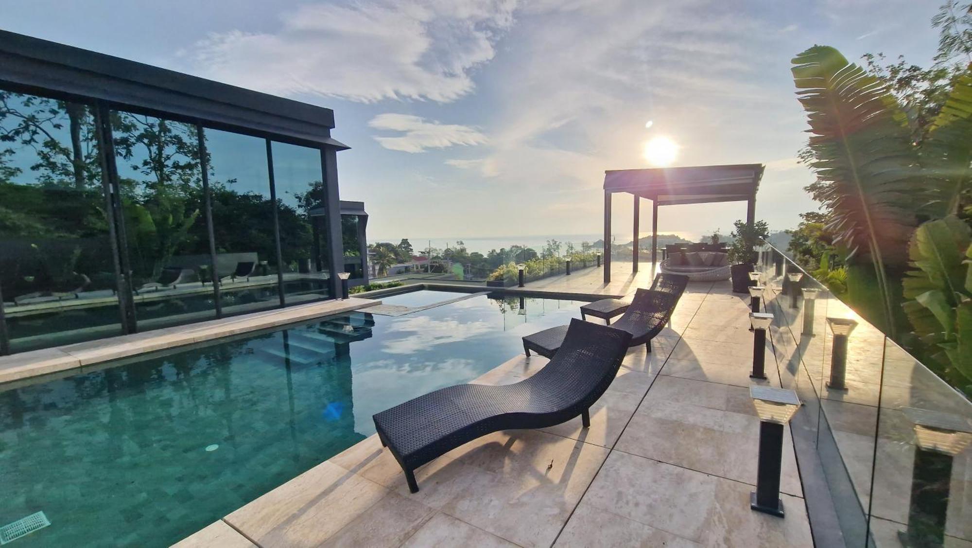 Villa Obsidian, With Staff, Sea View And Walk To Choeng Mon Beach 外观 照片